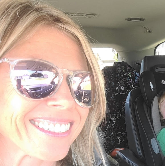 Meet your Posher, Vanessa - Picture 1 of 1